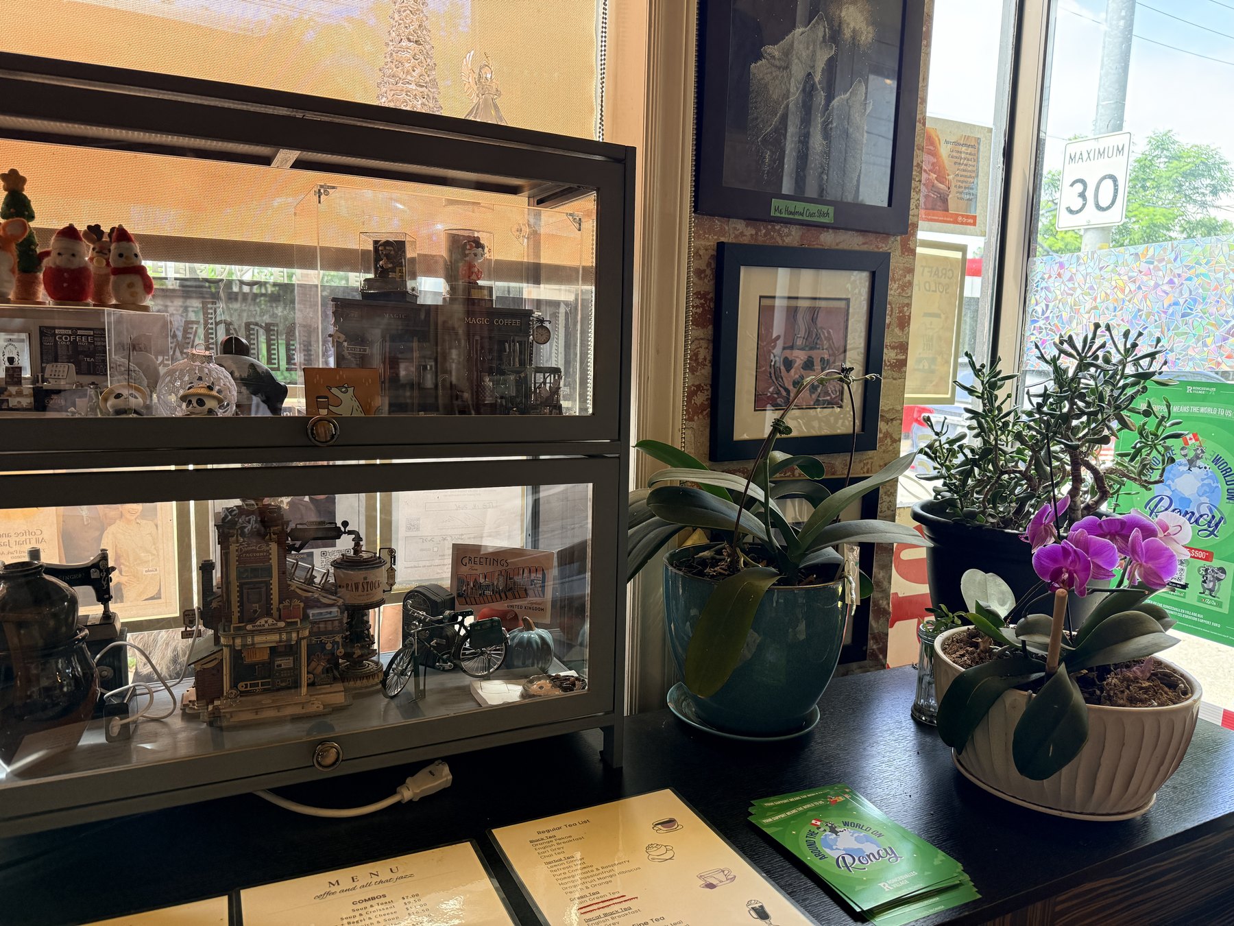 Plants and cafe details by the front window