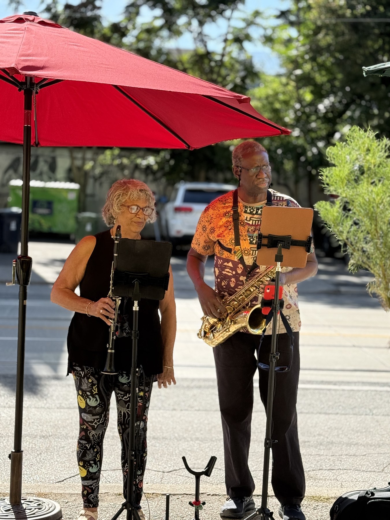Delcrom Smooth Jazz performing outside the cafe